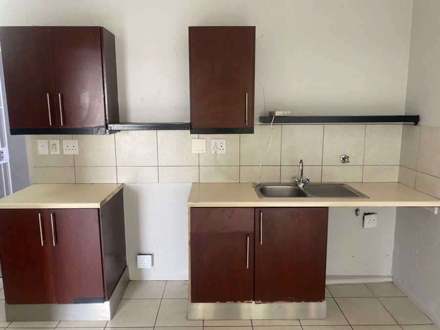To Let 2 Bedroom Property for Rent in Kempton Park Central Gauteng