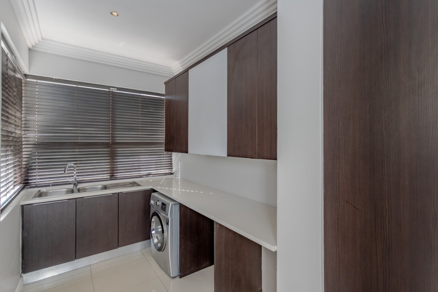 To Let 5 Bedroom Property for Rent in Waterfall Country Estate Gauteng