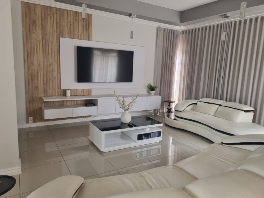 To Let 5 Bedroom Property for Rent in Waterfall Country Estate Gauteng