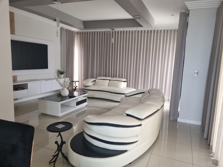 To Let 5 Bedroom Property for Rent in Waterfall Country Estate Gauteng