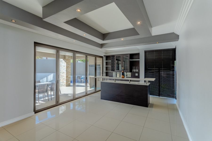 To Let 5 Bedroom Property for Rent in Waterfall Country Estate Gauteng