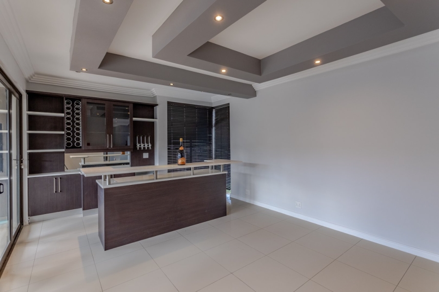 To Let 5 Bedroom Property for Rent in Waterfall Country Estate Gauteng