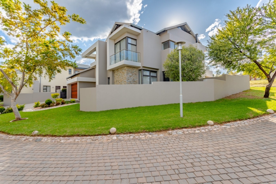 To Let 5 Bedroom Property for Rent in Waterfall Country Estate Gauteng
