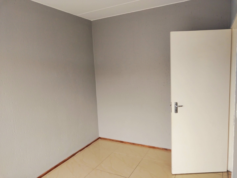 2 Bedroom Property for Sale in Comet Gauteng