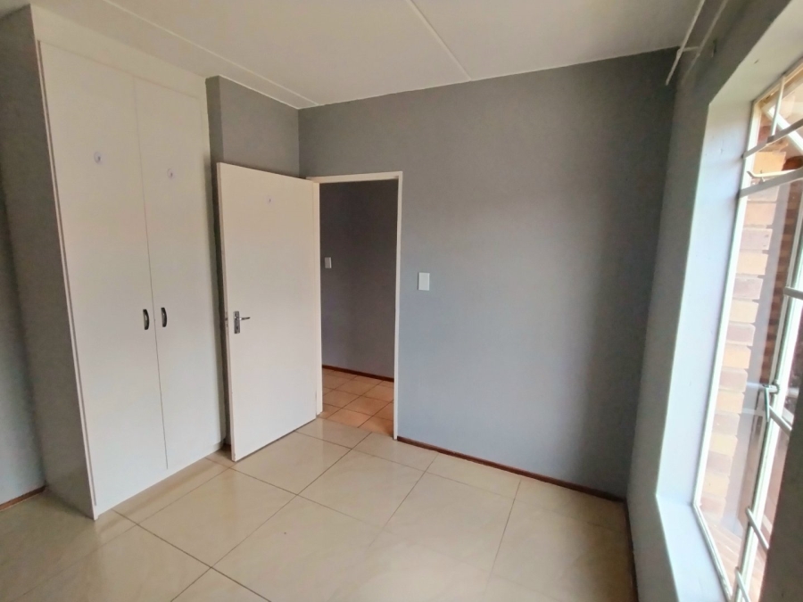 2 Bedroom Property for Sale in Comet Gauteng