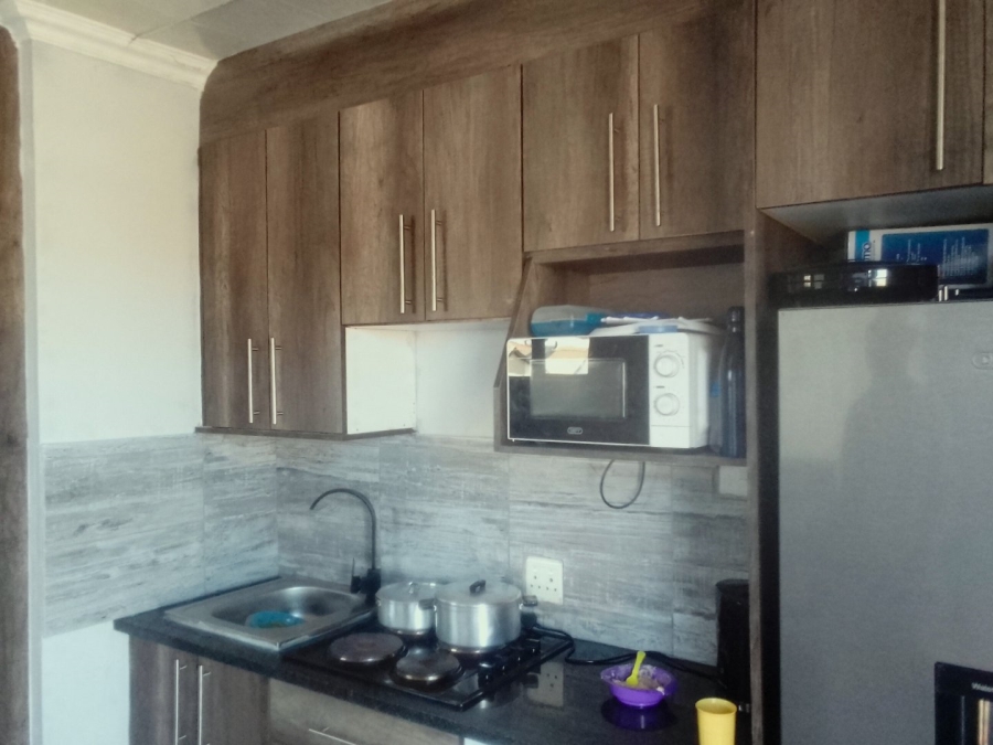 8 Bedroom Property for Sale in Clayville Industria Gauteng