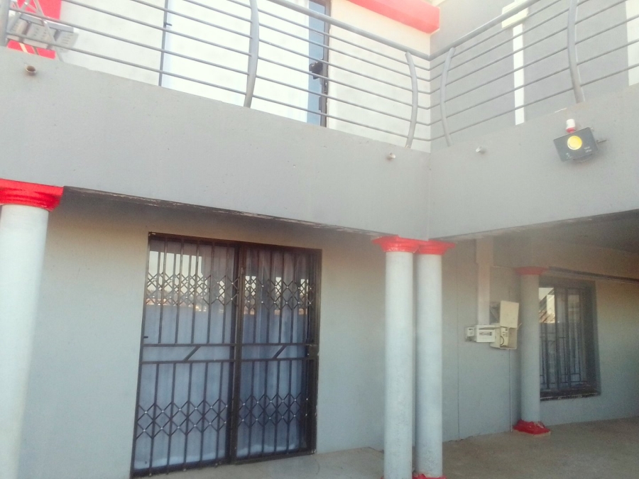 8 Bedroom Property for Sale in Clayville Industria Gauteng