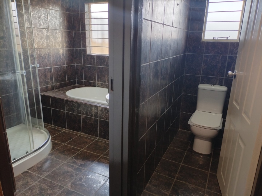 2 Bedroom Property for Sale in Strubenvale Gauteng