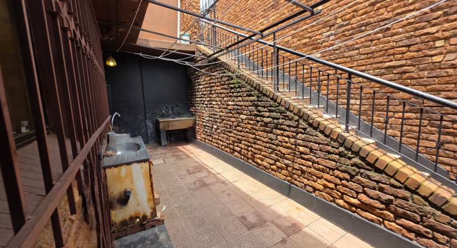 2 Bedroom Property for Sale in Laudium Gauteng