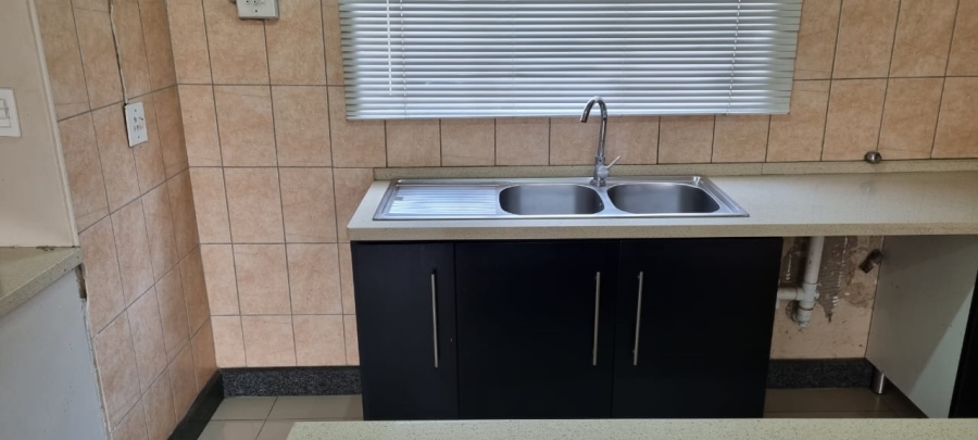 2 Bedroom Property for Sale in Klippoortjie Gauteng