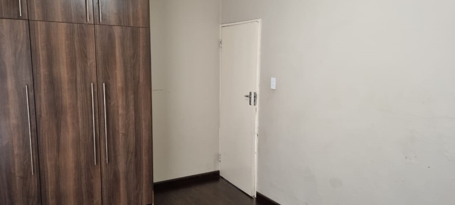 2 Bedroom Property for Sale in Klippoortjie Gauteng
