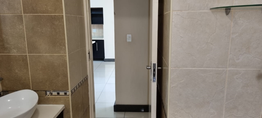 2 Bedroom Property for Sale in Klippoortjie Gauteng