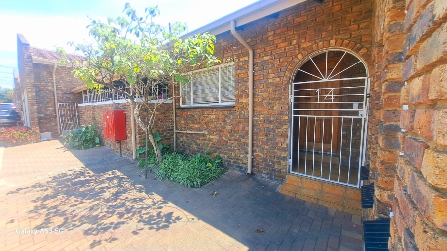 3 Bedroom Property for Sale in Birchleigh North Gauteng