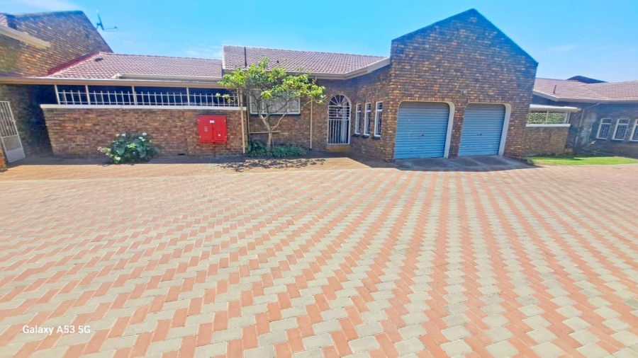 3 Bedroom Property for Sale in Birchleigh Gauteng