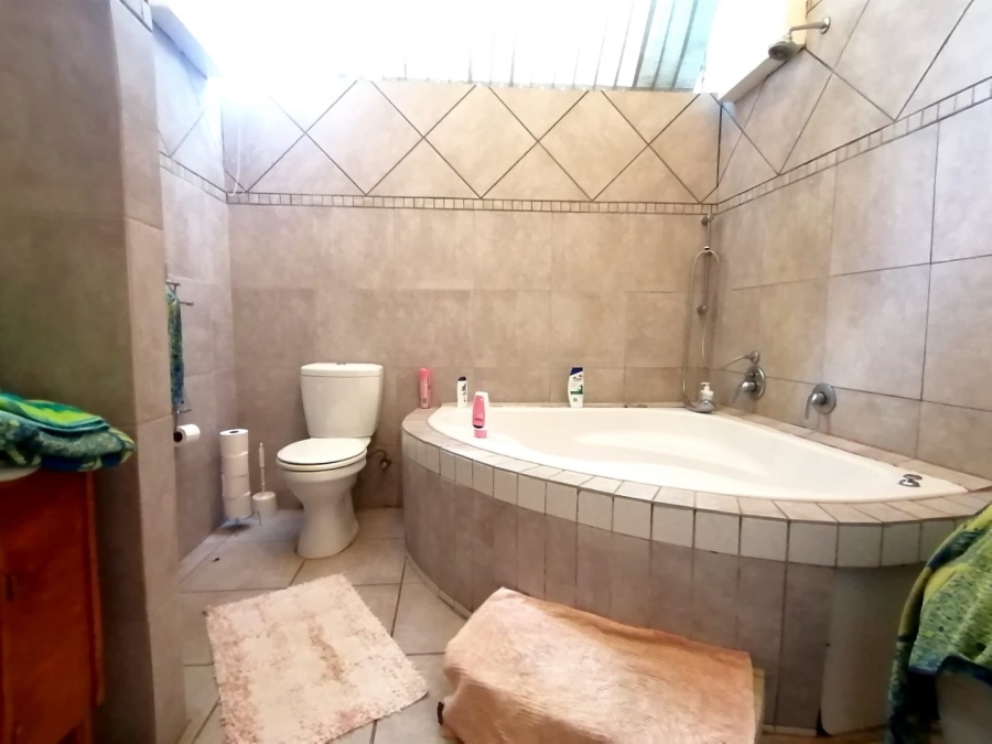 4 Bedroom Property for Sale in Montana Park Gauteng