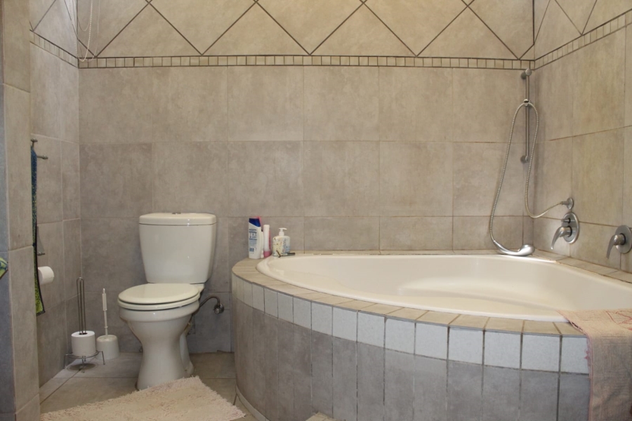 4 Bedroom Property for Sale in Montana Park Gauteng