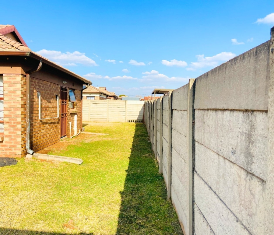 3 Bedroom Property for Sale in Clayville Industria Gauteng