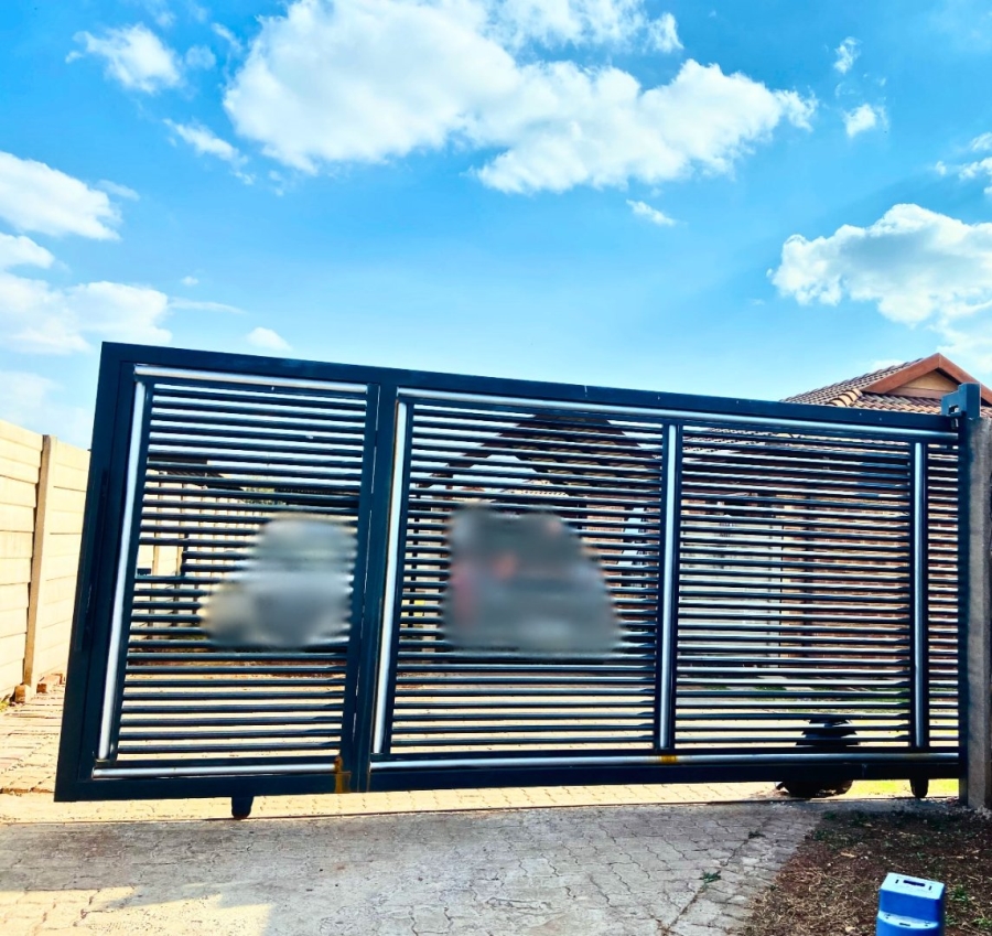 3 Bedroom Property for Sale in Clayville Industria Gauteng