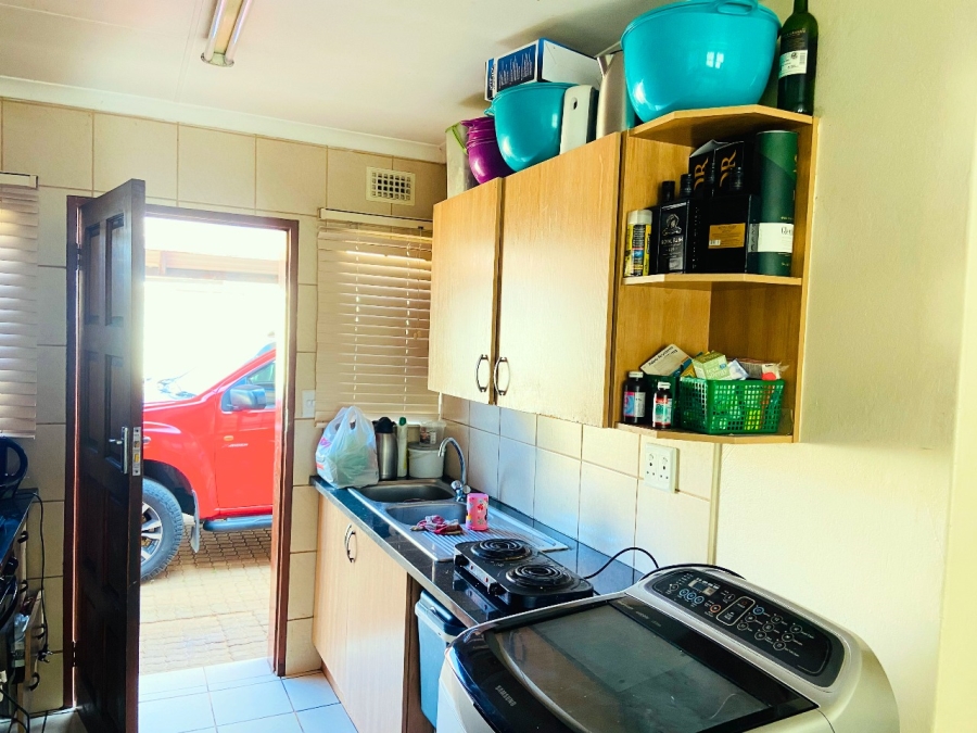 3 Bedroom Property for Sale in Clayville Industria Gauteng