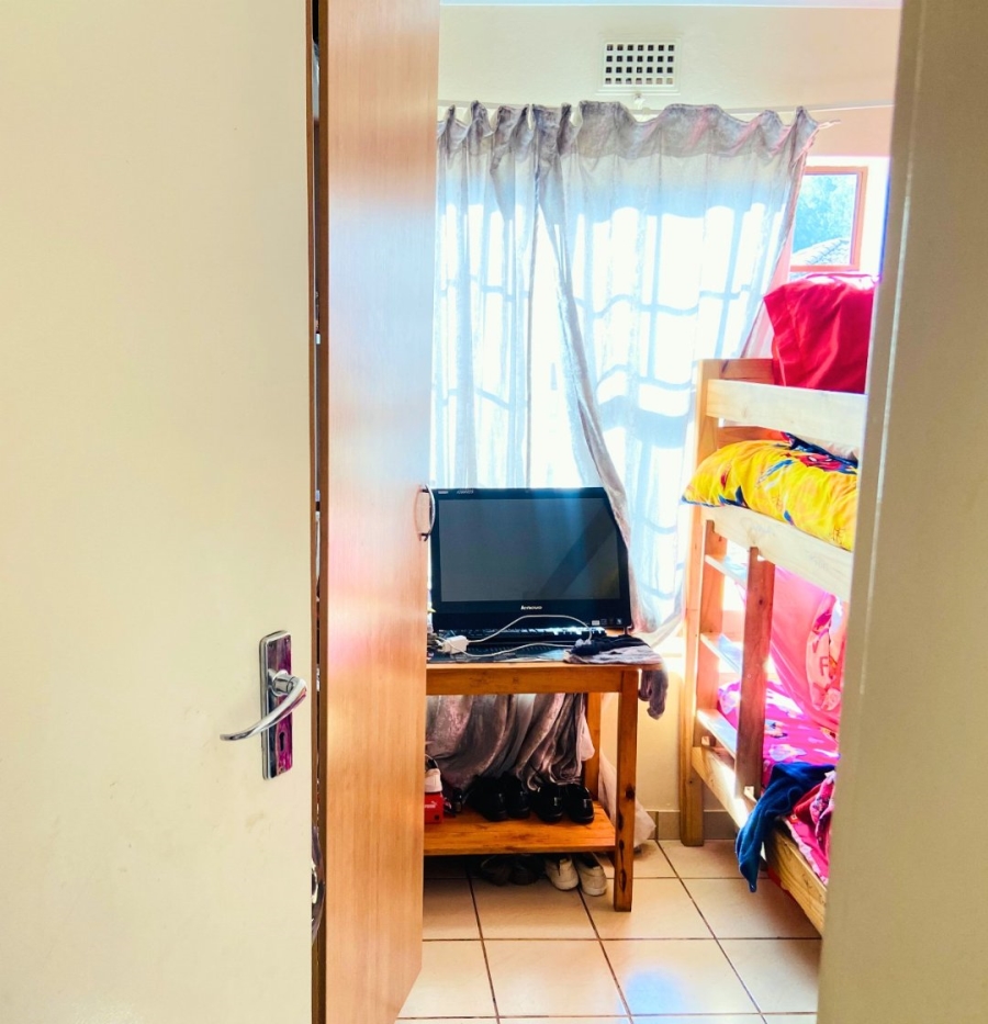 3 Bedroom Property for Sale in Clayville Industria Gauteng