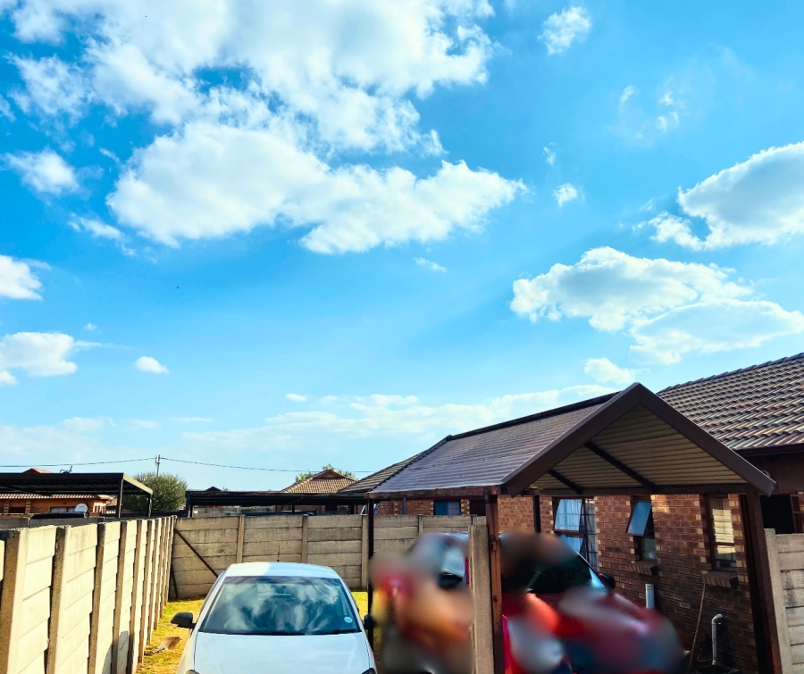 3 Bedroom Property for Sale in Clayville Industria Gauteng