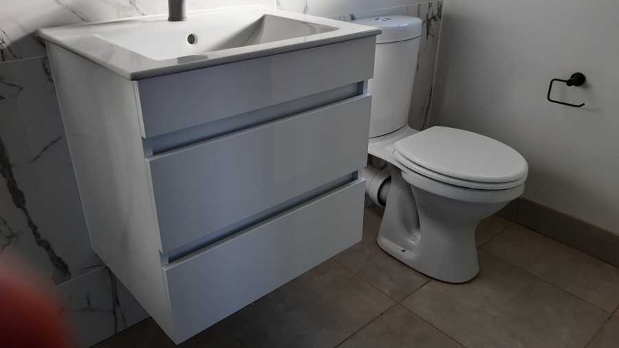 To Let 2 Bedroom Property for Rent in Waterfall Gauteng