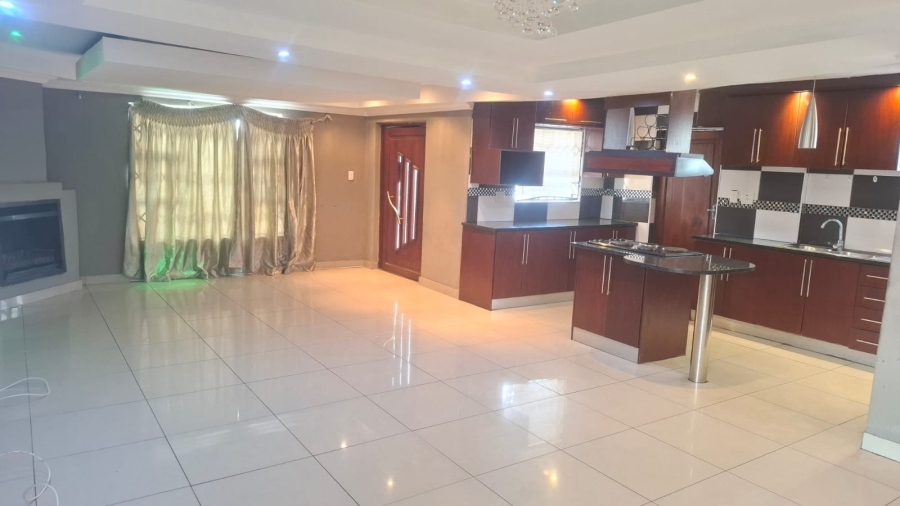 To Let 3 Bedroom Property for Rent in Karenpark Gauteng