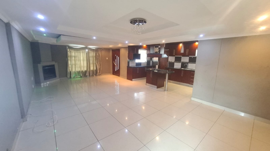 To Let 3 Bedroom Property for Rent in Karenpark Gauteng