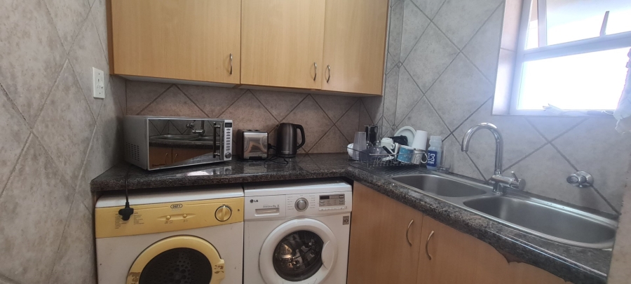 1 Bedroom Property for Sale in Morningside Gauteng