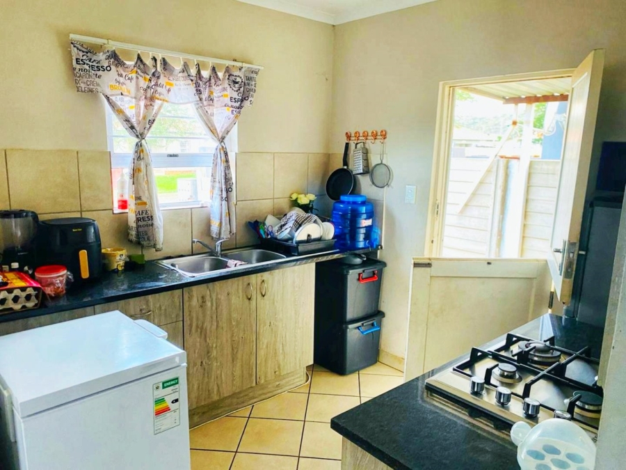 To Let 2 Bedroom Property for Rent in Kirkney Gauteng