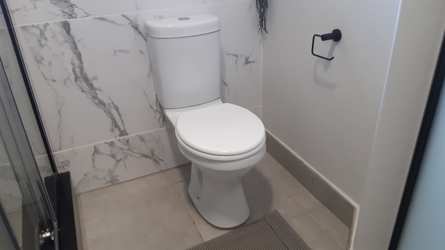 To Let 1 Bedroom Property for Rent in Waterfall Gauteng