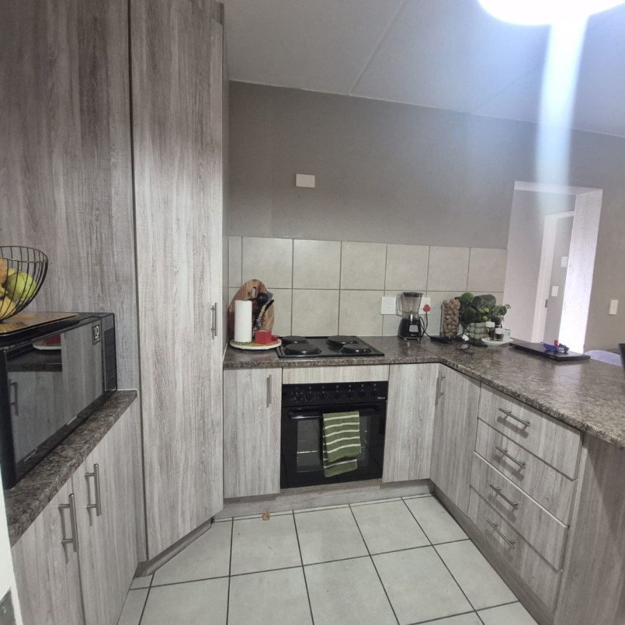 2 Bedroom Property for Sale in Wilgeheuwel Gauteng