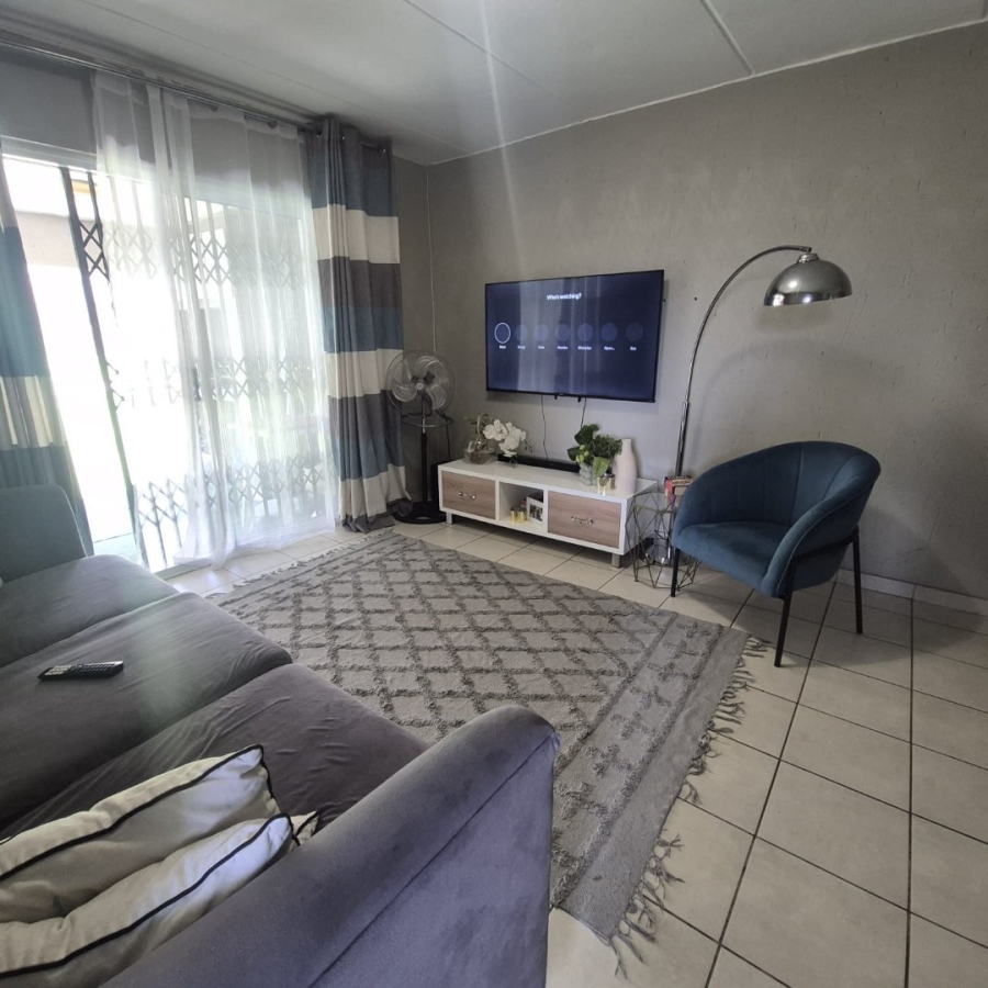 2 Bedroom Property for Sale in Wilgeheuwel Gauteng