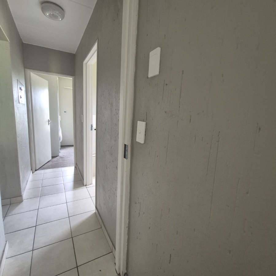 2 Bedroom Property for Sale in Wilgeheuwel Gauteng