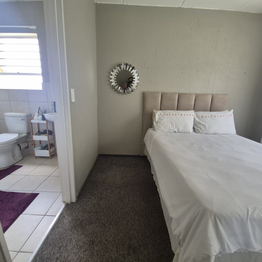 2 Bedroom Property for Sale in Wilgeheuwel Gauteng
