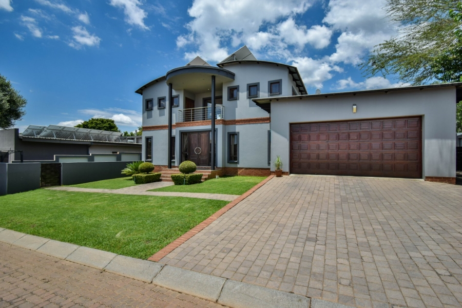 5 Bedroom Property for Sale in Olympus AH Gauteng