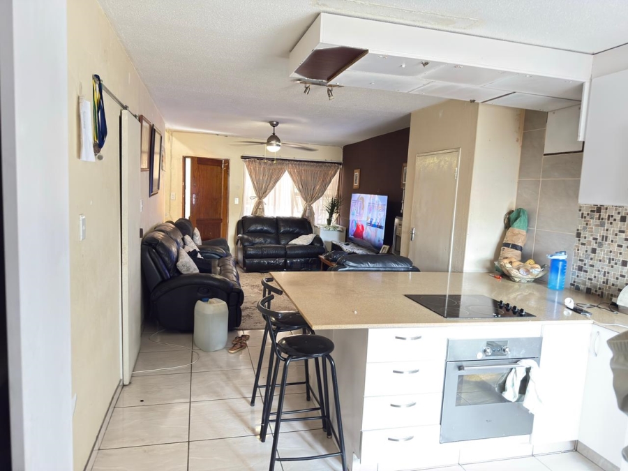 2 Bedroom Property for Sale in Edleen Gauteng