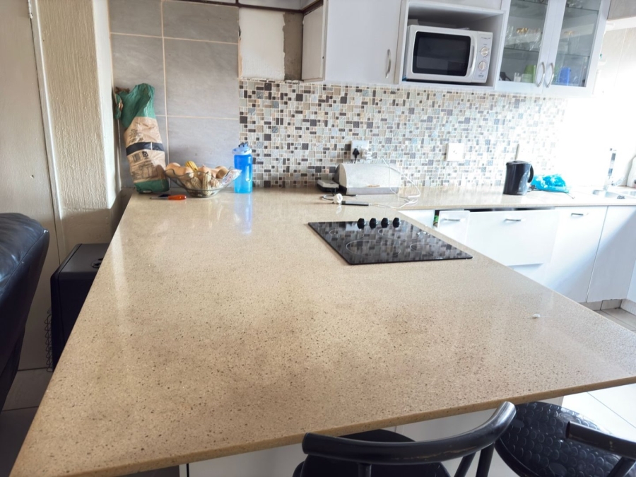 2 Bedroom Property for Sale in Edleen Gauteng