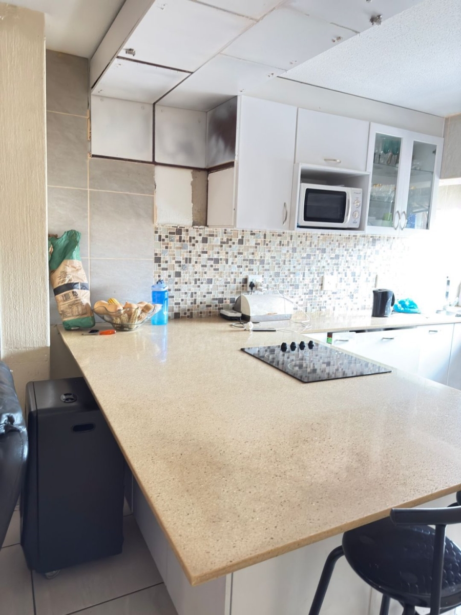 2 Bedroom Property for Sale in Edleen Gauteng