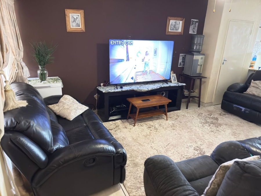 2 Bedroom Property for Sale in Edleen Gauteng