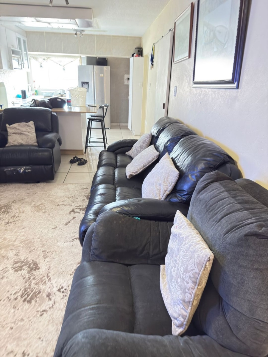 2 Bedroom Property for Sale in Edleen Gauteng