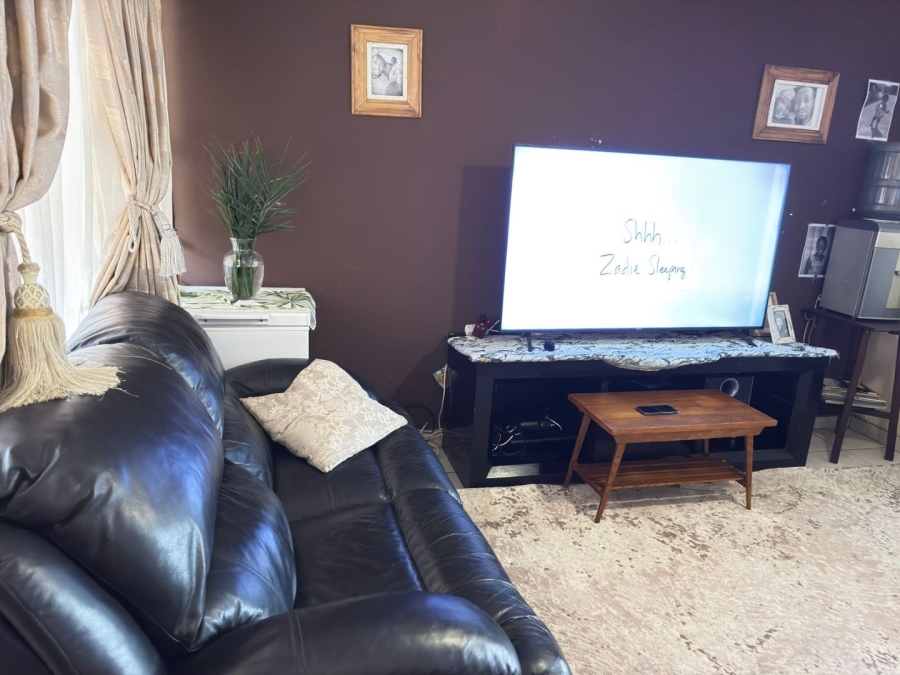 2 Bedroom Property for Sale in Edleen Gauteng