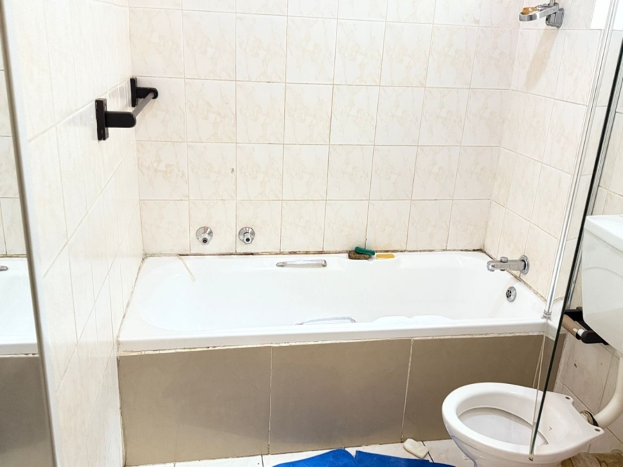 2 Bedroom Property for Sale in Edleen Gauteng