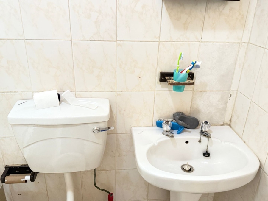 2 Bedroom Property for Sale in Edleen Gauteng