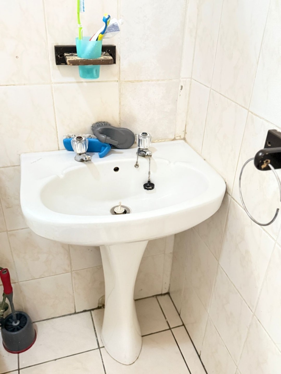 2 Bedroom Property for Sale in Edleen Gauteng