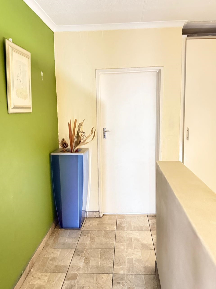 2 Bedroom Property for Sale in Edleen Gauteng