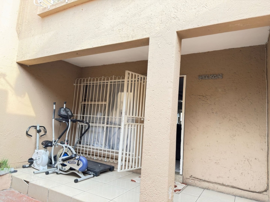 2 Bedroom Property for Sale in Edleen Gauteng