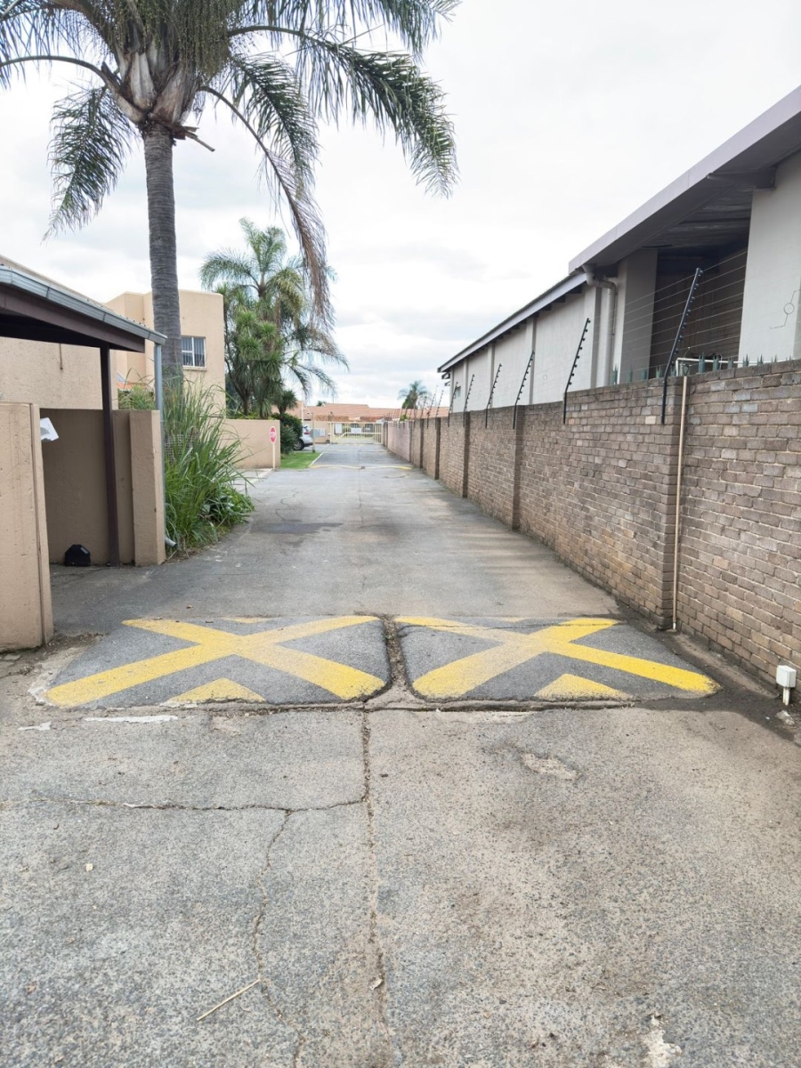 2 Bedroom Property for Sale in Edleen Gauteng