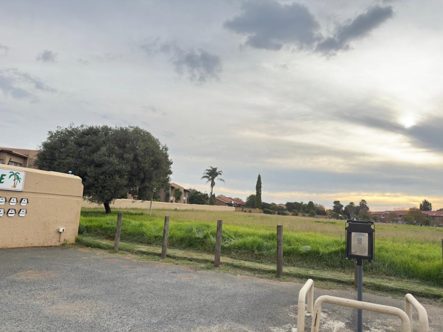 2 Bedroom Property for Sale in Edleen Gauteng