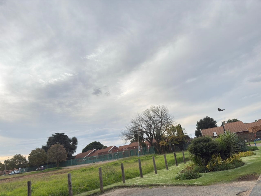 2 Bedroom Property for Sale in Edleen Gauteng